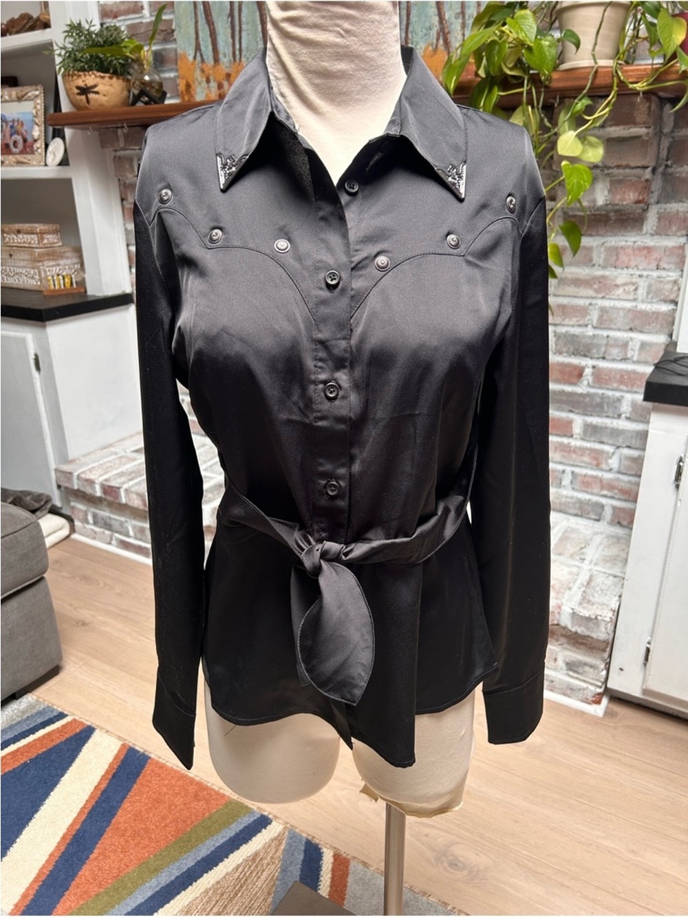 Idyllwind Miranda Lambert black tie front Western studded button up blouse Small